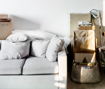 Minimalism vs. Maximalism: Ποιο στυλ ταιριάζει στο νέο σας σπίτι; 